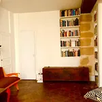 Bel Appartement Ancien Sur Cour Verdoyante