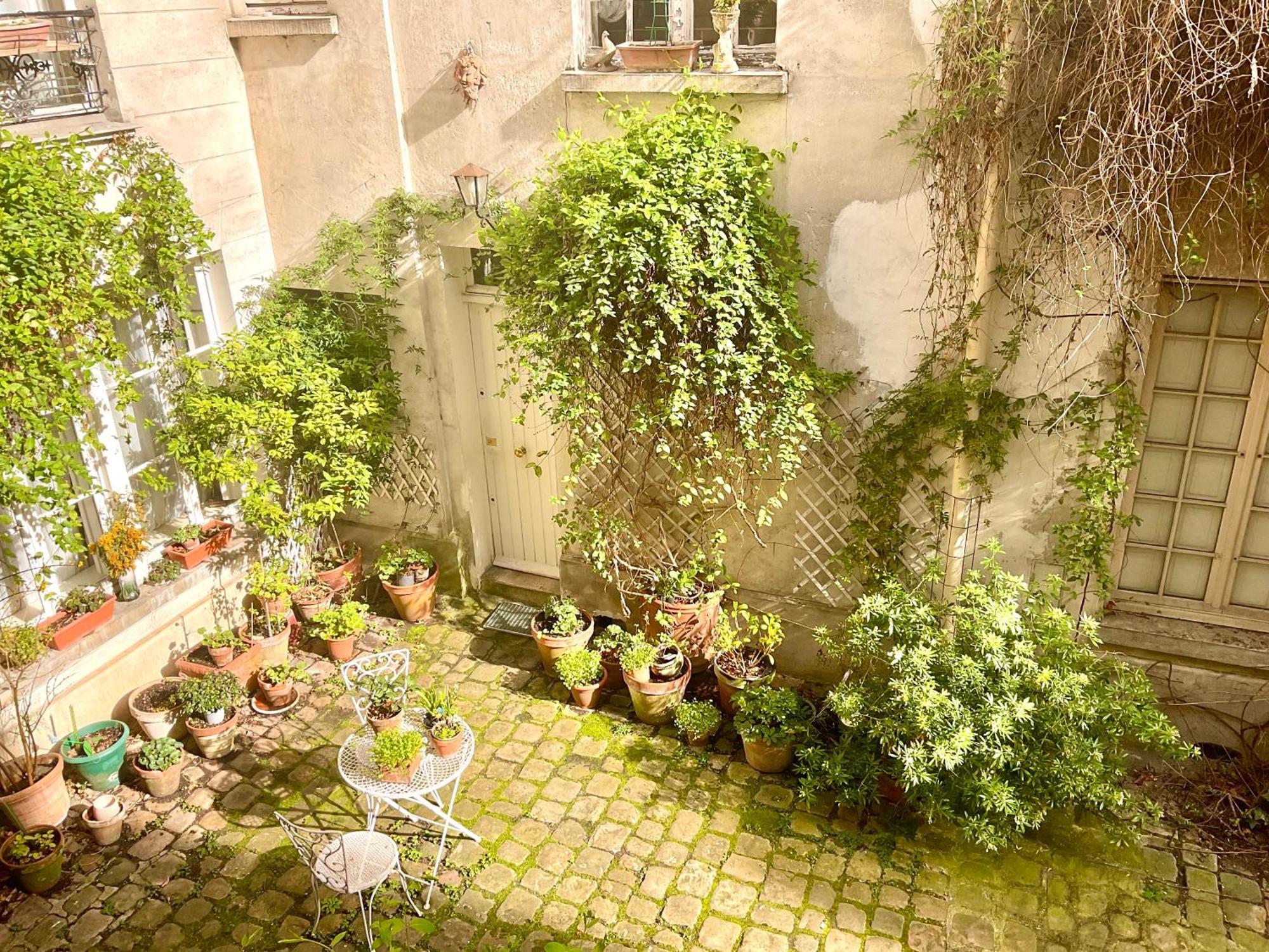 Bel Ancien Sur Cour Verdoyante Appartement