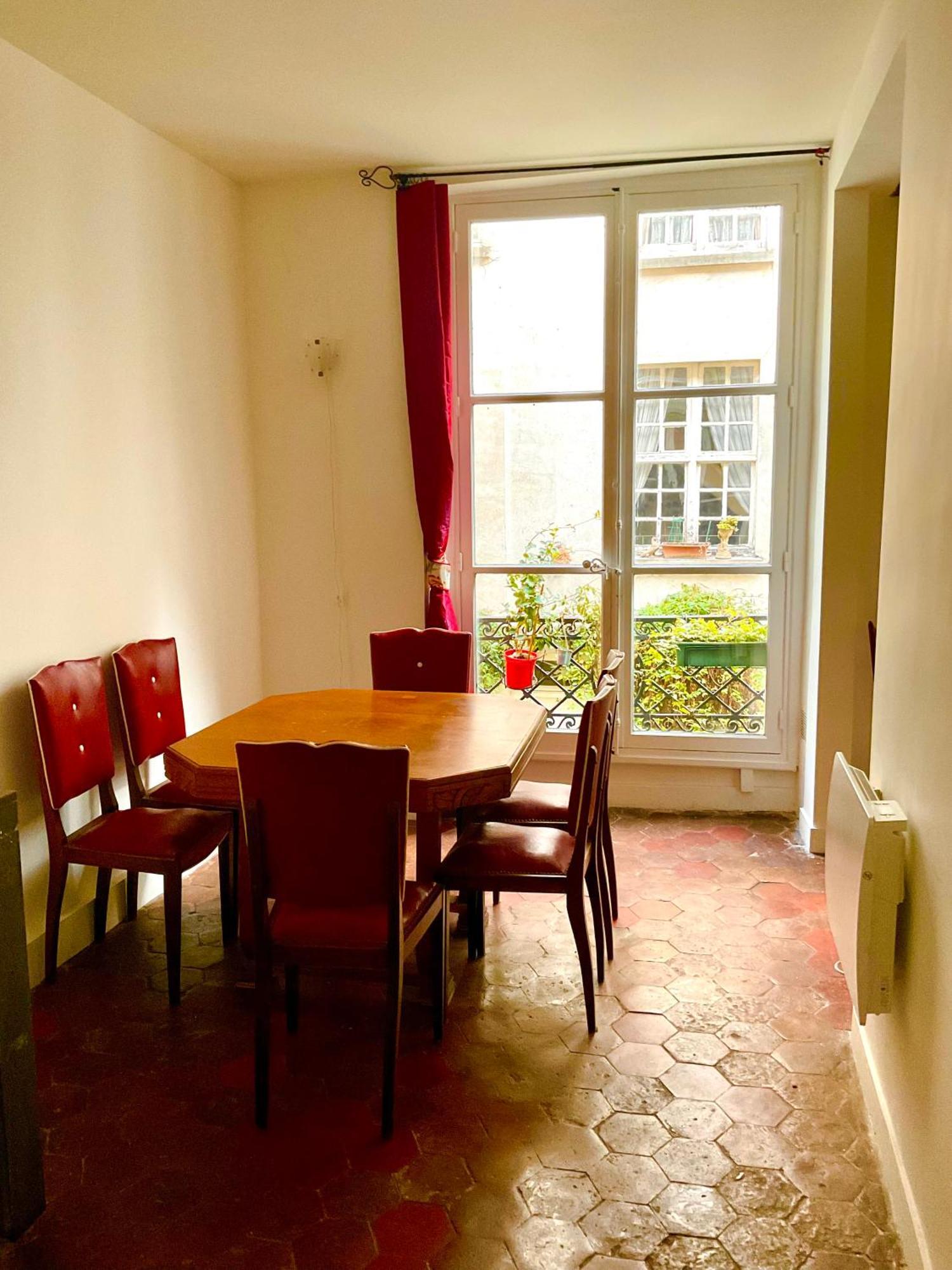 Bel Ancien Sur Cour Verdoyante Appartement Parijs